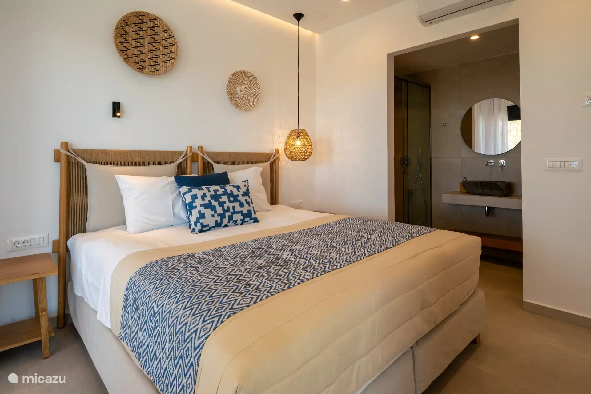 Das Schlafzimmer mit eigenem Bad