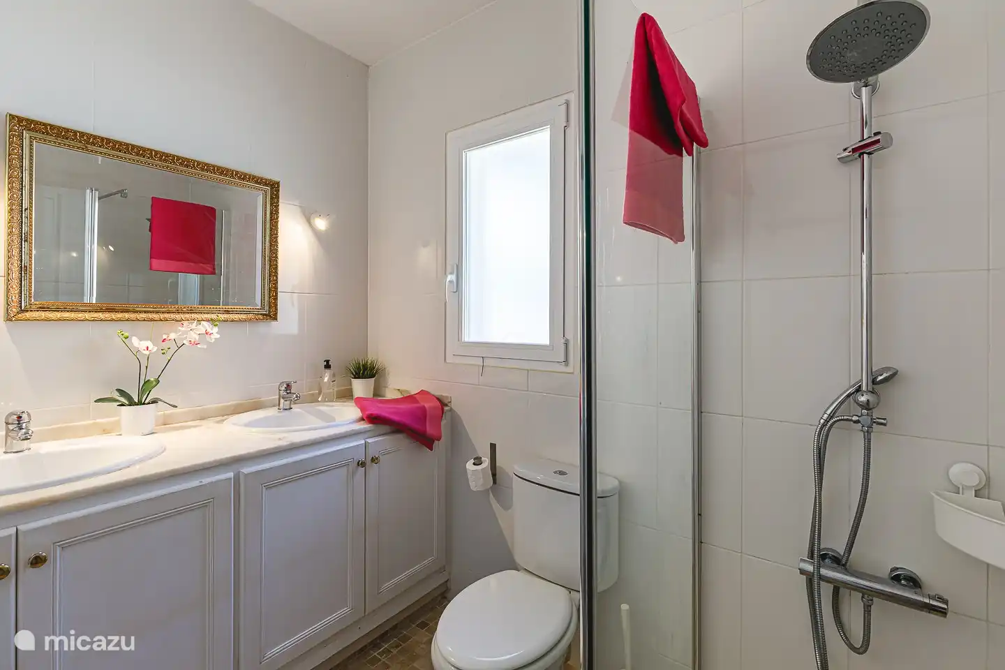 Badezimmer im Erdgeschoss, 