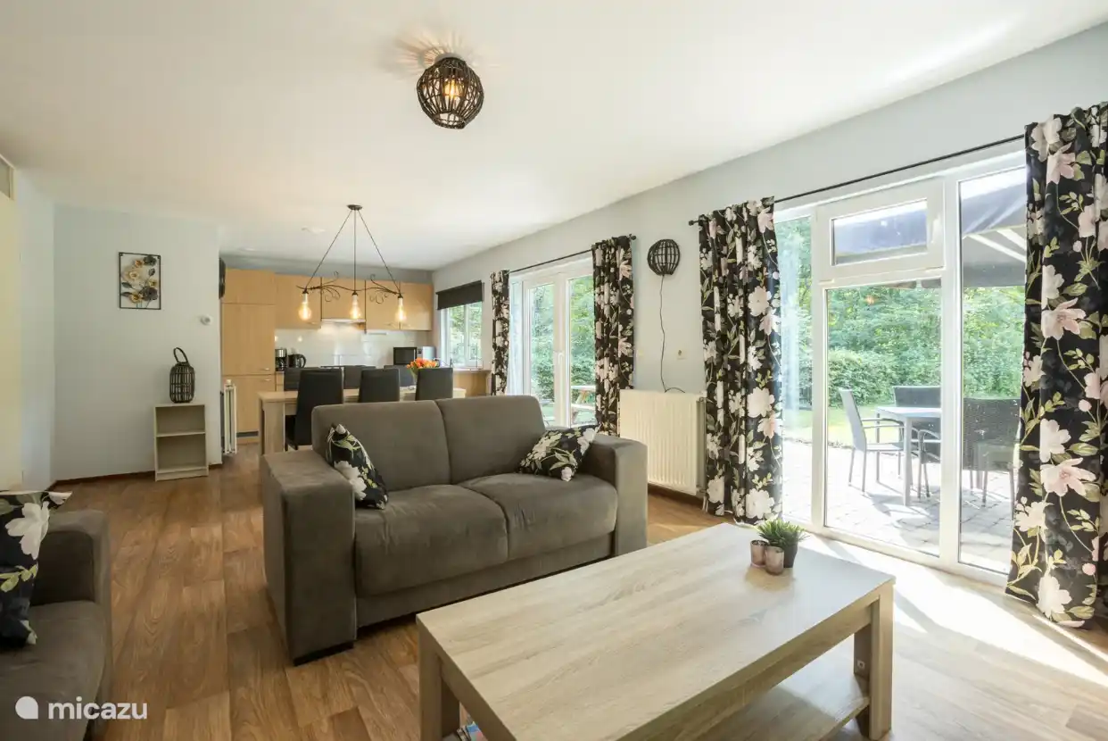 Vue d’ensemble du salon