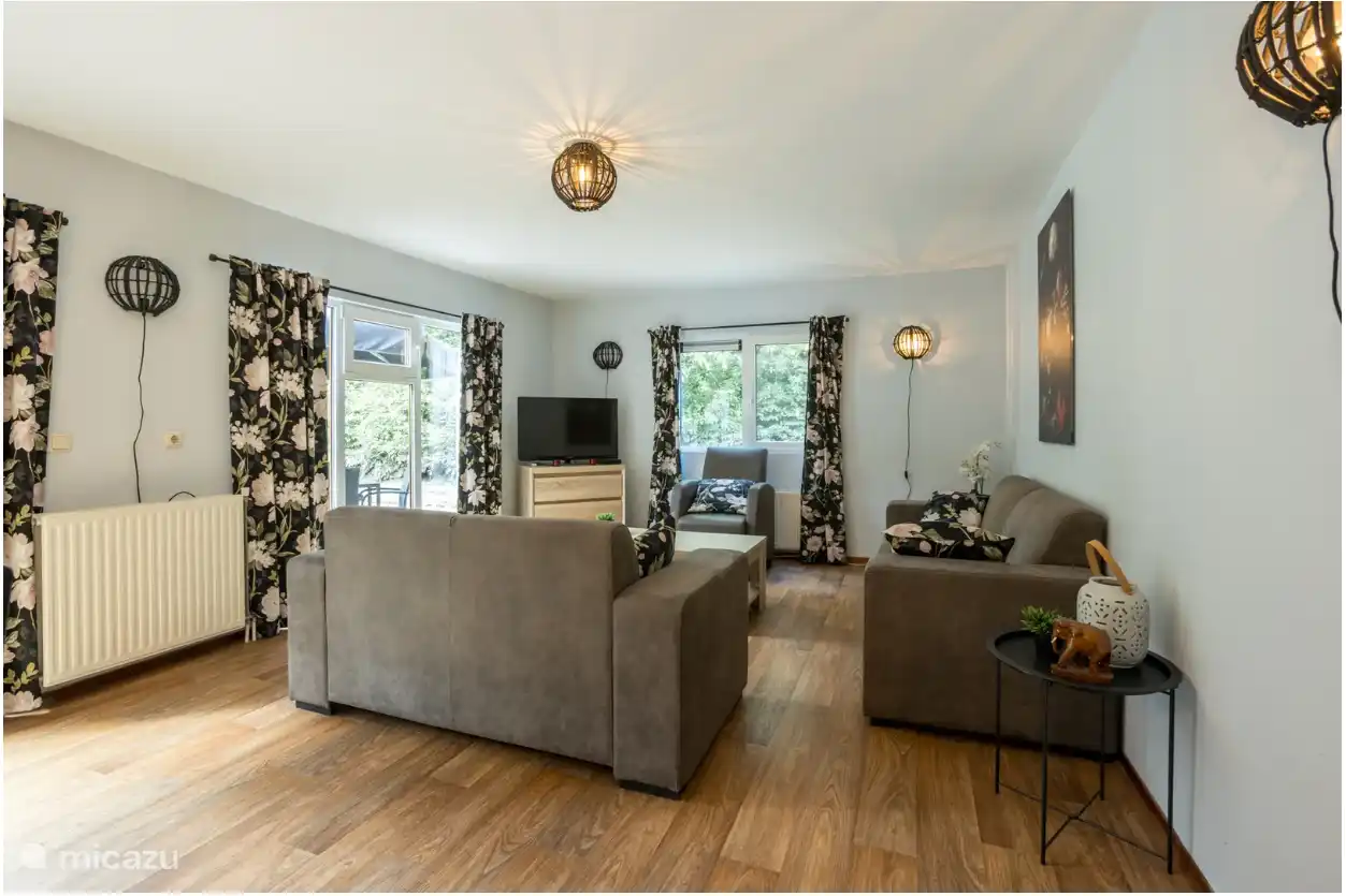 Vue d’ensemble du coin salon