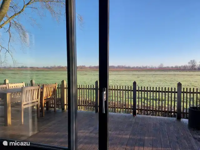 Location de Vacances Pays-Bas, Frise, Drachten, maison de vacances - 't Veenhuys Vue du salon pendant l’hiver