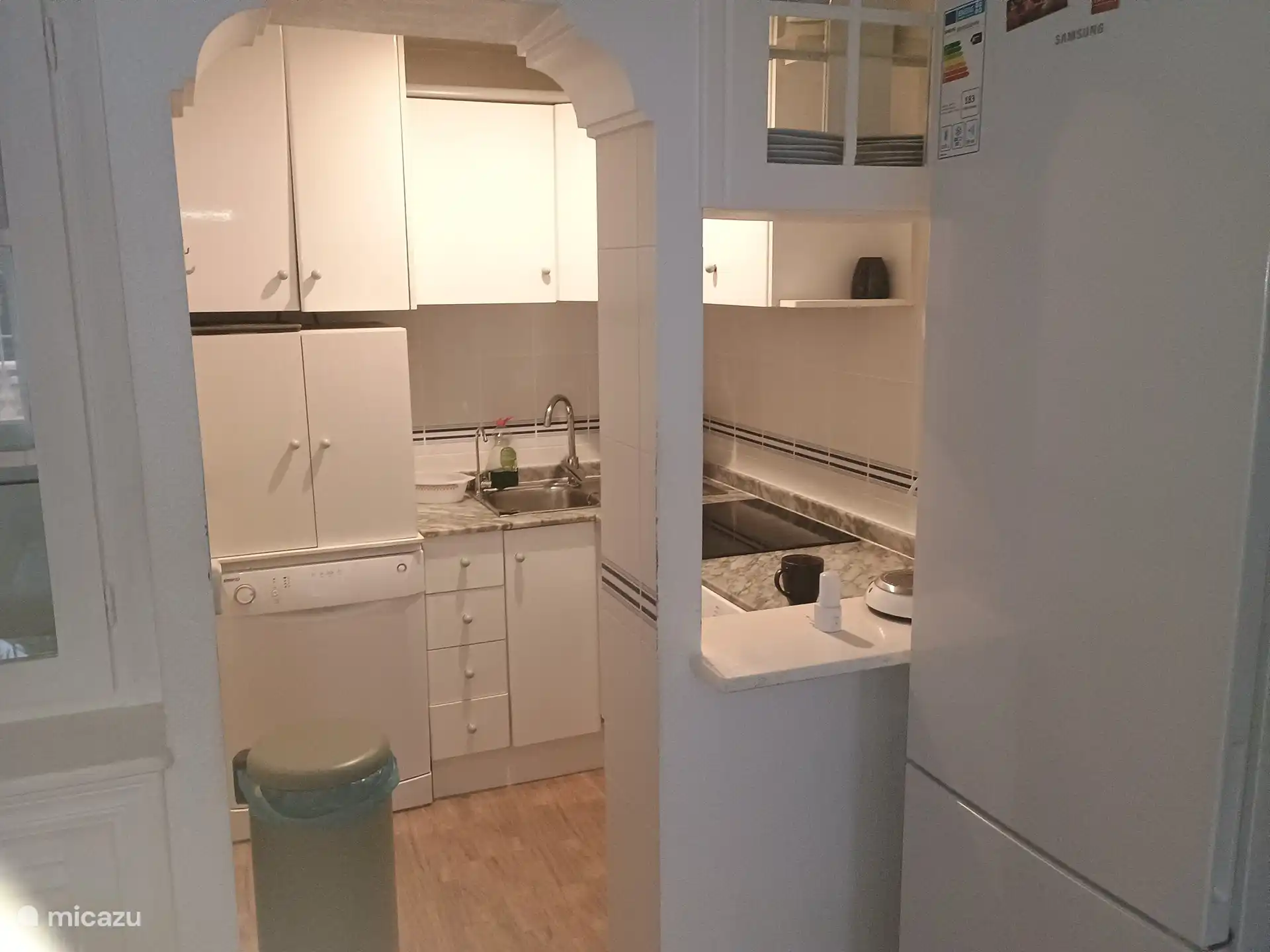 Cuisine. Entièrement équipé avec lave-vaisselle.
