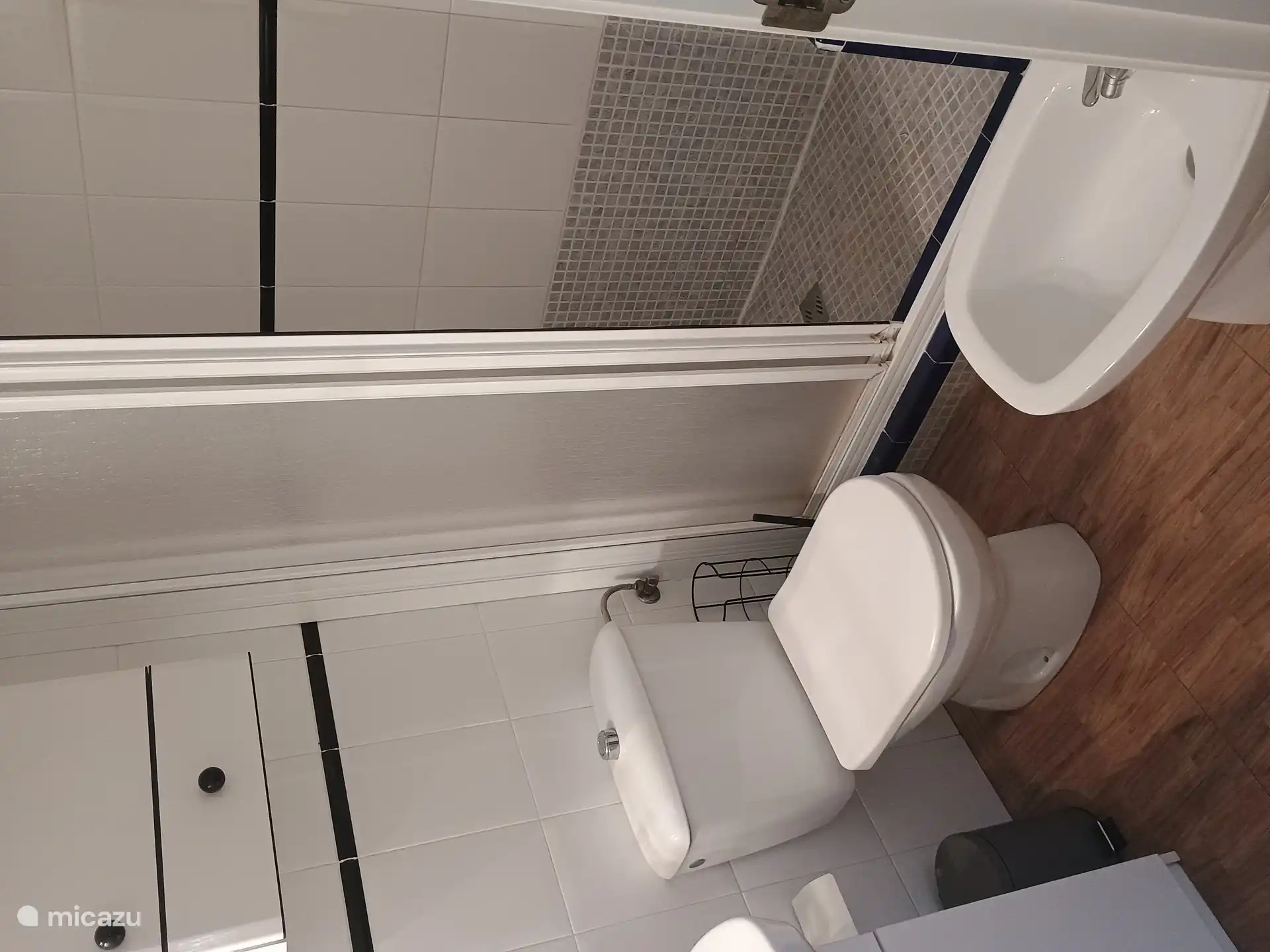 Salle de bain au rez-de-chaussée