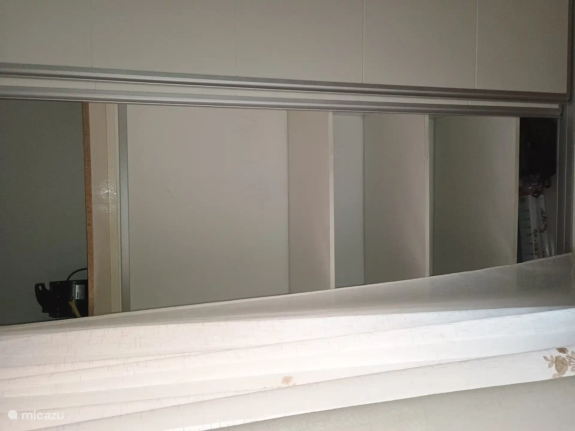 Penderie chambre 2 rez-de-chaussée