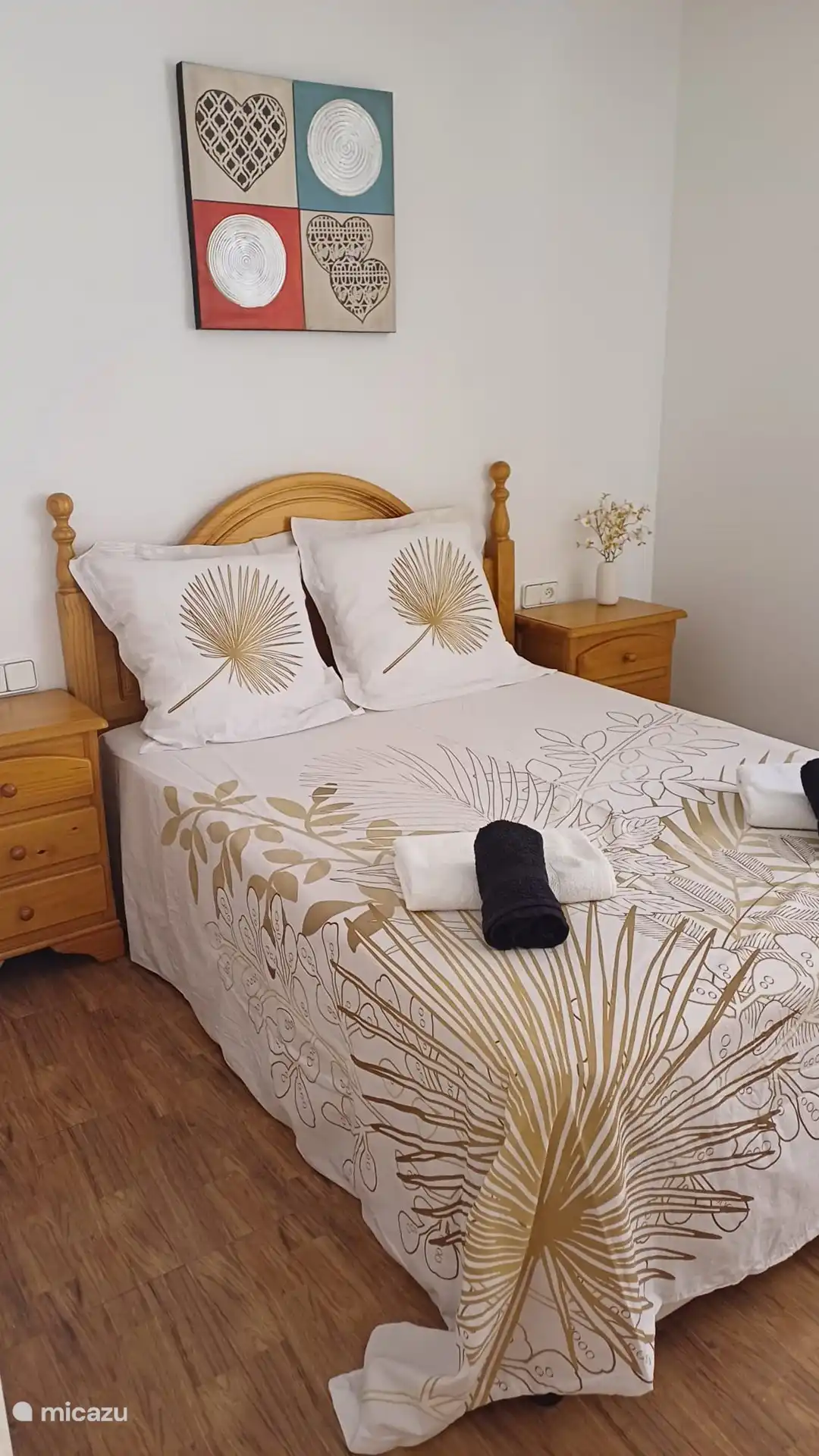 Chambre principale au rez-de-chaussée.
