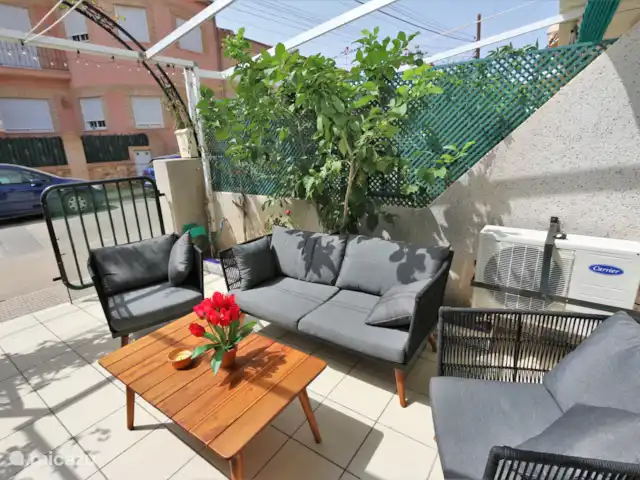 Location de Vacances Espagne, Murcia, San Pedro del Pinatar, maison de vacances - Maison mitoyenne à San Pedro del Pinatar  Jardin avant avec salon