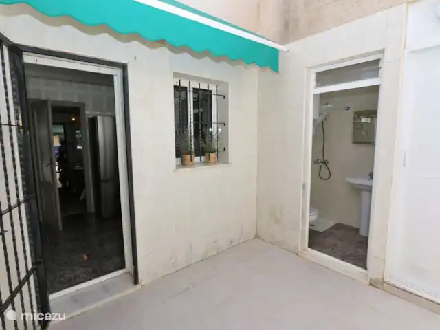 Location de Vacances Espagne, Murcia, San Pedro del Pinatar, maison de vacances - Maison mitoyenne à San Pedro del Pinatar  Salle de bain de l’extérieur