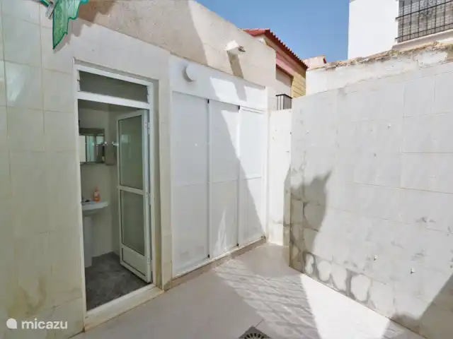 Location de Vacances Espagne, Murcia, San Pedro del Pinatar, maison de vacances - Maison mitoyenne à San Pedro del Pinatar  Salle de bain de l’extérieur