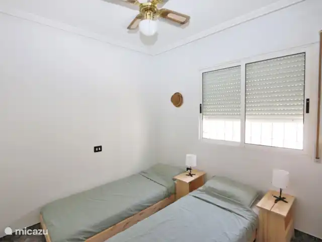 Location de Vacances Espagne, Murcia, San Pedro del Pinatar, maison de vacances - Maison mitoyenne à San Pedro del Pinatar  Chambre avec deux lits simples