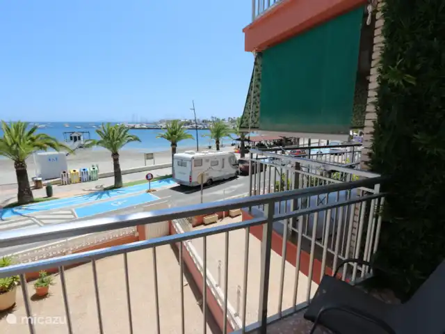 Location de Vacances Espagne, Murcia, San Pedro del Pinatar, appartement - Luxe sur la côte avec vue sur la mer Vue sur la plage et la promenade avec parking.