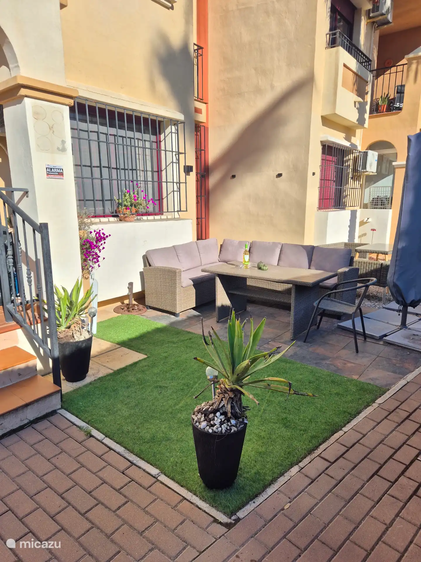 Geniet van de zon op deze heerlijke loungeset