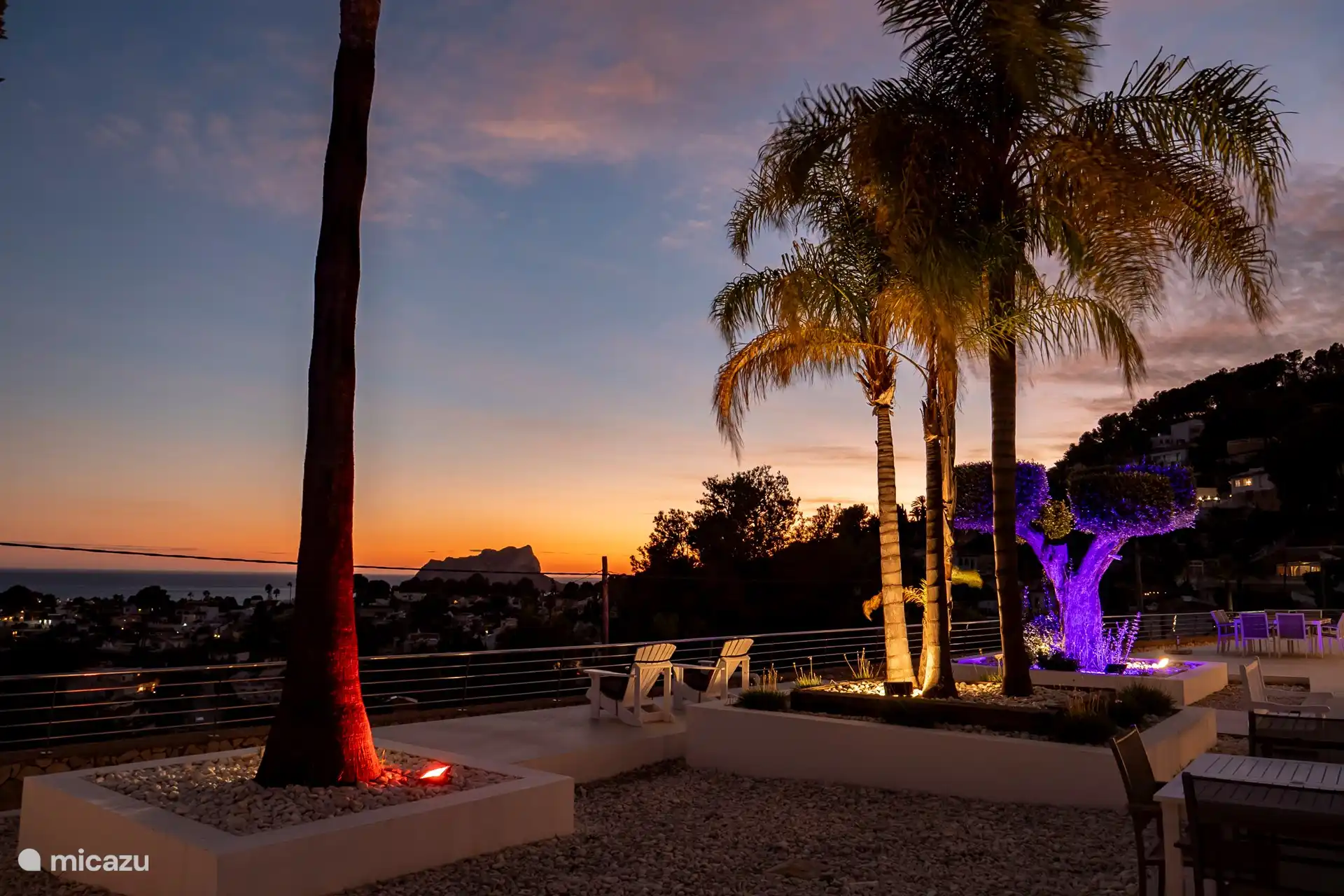 Iluminación ambiental en el jardín 
