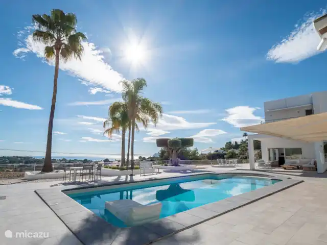 Villa El Panorama | Espagne, Costa Blanca, Moraira - villa Allongé au soleil avec le bruissement des palmiers
