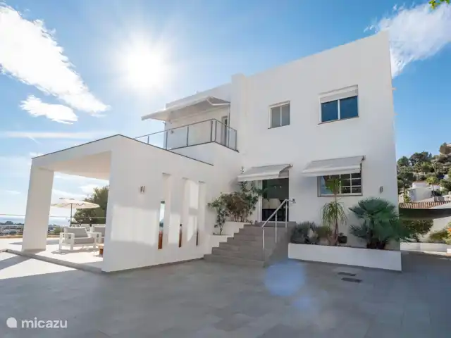 Villa El Panorama | Espagne, Costa Blanca, Moraira - villa cuisine à l’intérieur également facilement accessible par des escaliers directs vers l’espace extérieur