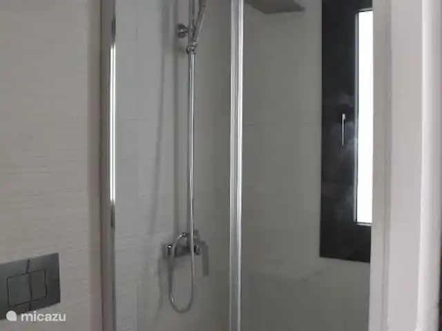 Casa Pelt à Finestrat près de Benidorm | Espagne, Costa Blanca, Finestrat - maison mitoyenne Toilettes et douche au rez-de-chaussée