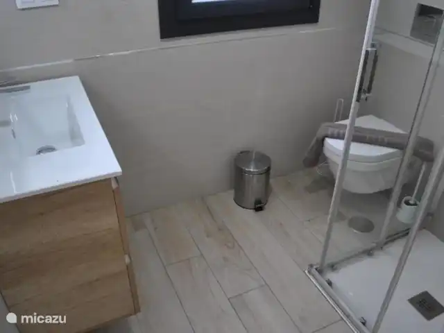 Casa Pelt à Finestrat près de Benidorm | Espagne, Costa Blanca, Finestrat - maison mitoyenne Toilettes et douche au 1er étage