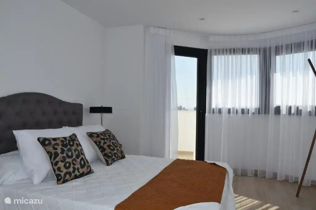 Chambre 1 - lit double