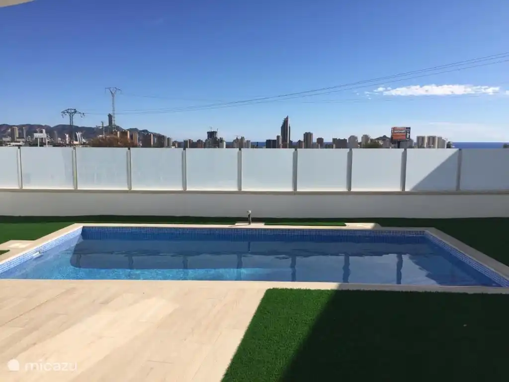 Piscine privée avec terrasse 