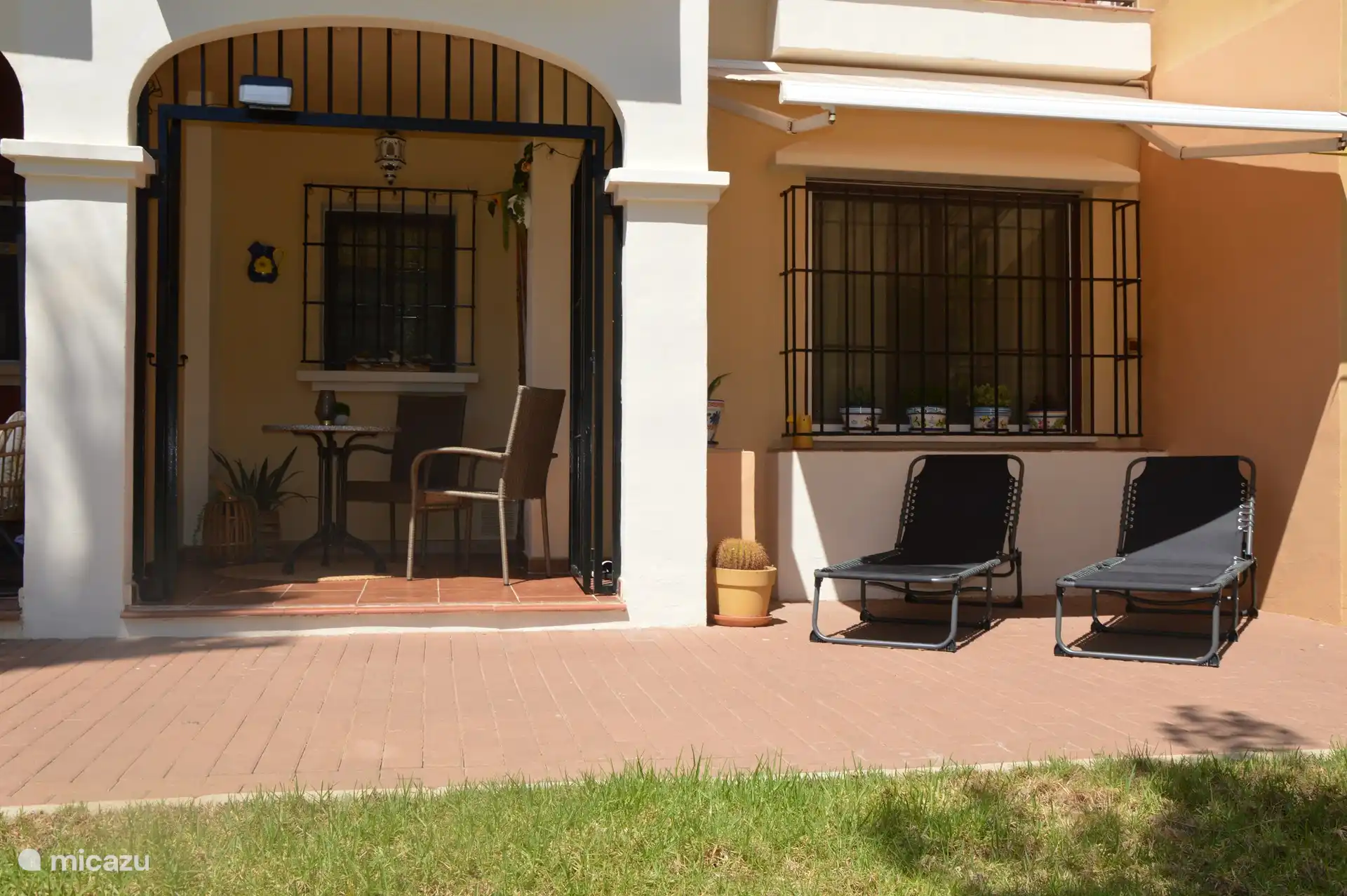 Sonnenliegen verfügbar 