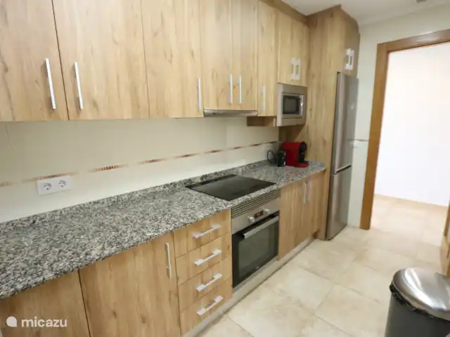 Condominio en San Pedro del Pinatar en España, Murcia, San Pedro del Pinatar - apartamento Amplia cocina