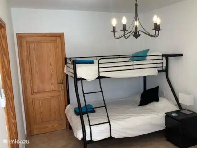 Villa Alena en España, Lanzarote, Playa Blanca - casa vacacional Dormitorio con dos literas