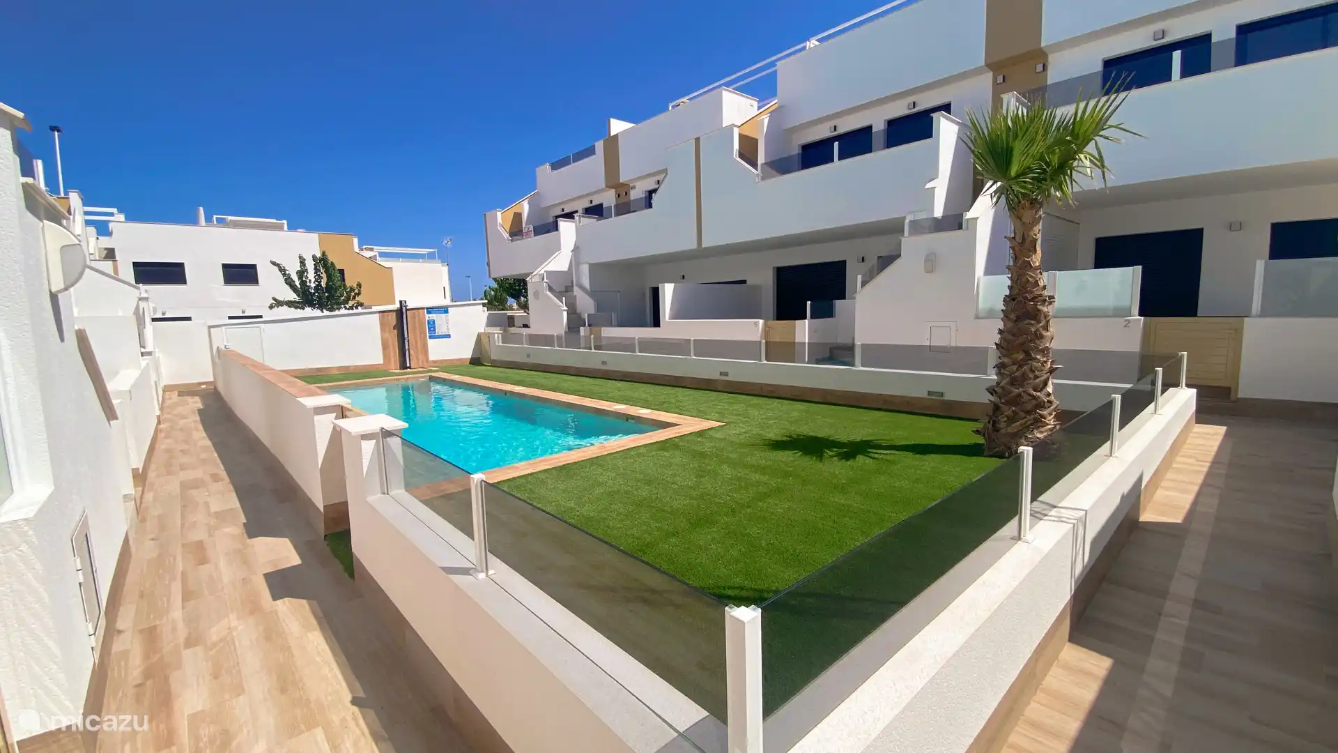 Communal swimming pool directly at the apartment.