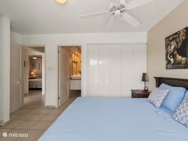Cas Coral en Curazao, Bandabou (oeste), Coral Estate, Rif St.Marie - villa Dormitorio principal con baño en suite