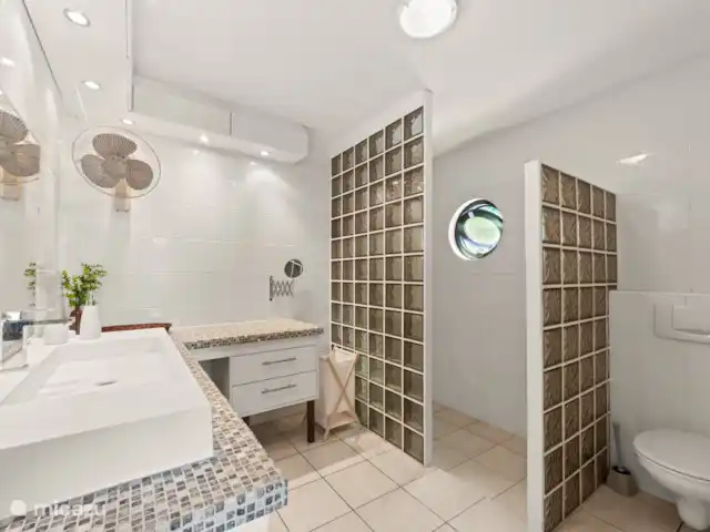 Cas Coral en Curazao, Bandabou (oeste), Coral Estate, Rif St.Marie - villa Baño principal