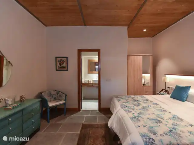vakantiehuis huren in Spanje, Gran Canaria, Arucas – Finca del Norte  De slaapkamer voor twee personen met ensuite badkamer