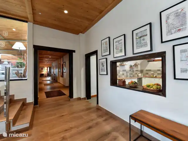 vakantiehuis huren in Spanje, Gran Canaria, Arucas – Finca del Norte  De hal met inkijk op de keuken
