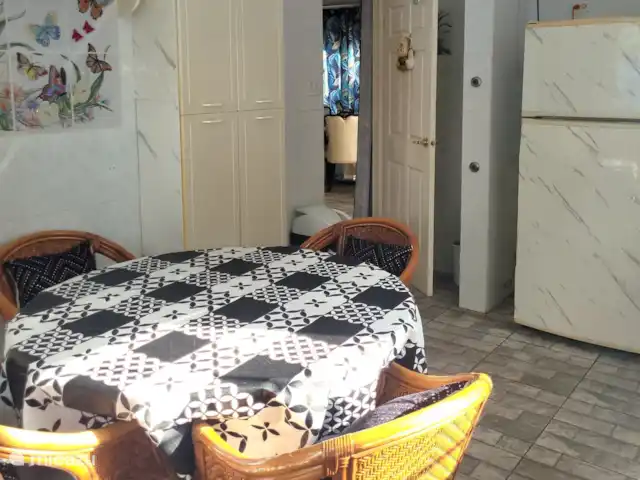 Casa Elly en Aruba, Paradera, Paradera - casa vacacional Cocina con zona de comedor