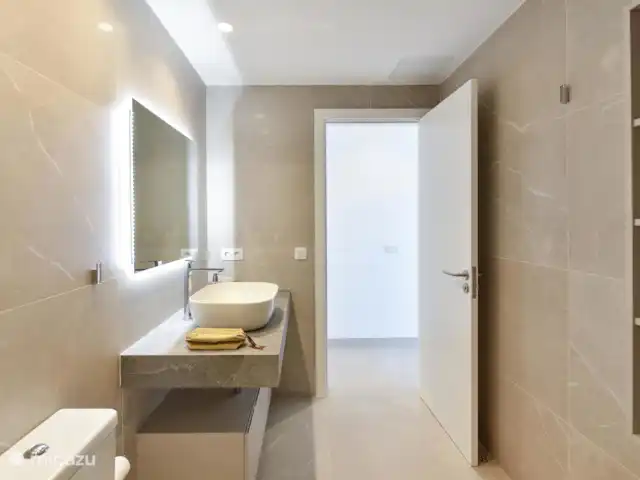 Casa Carla | Espagne, Grande Canarie, San Agustin Gran Canaria - maison de vacances Salle de bain avec douche, lavabo et WC