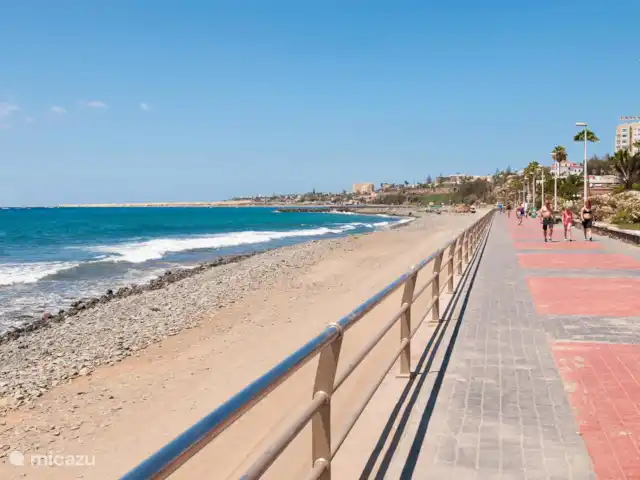 Casa Carla | Espagne, Grande Canarie, San Agustin Gran Canaria - maison de vacances Parce que lorsque vous sortez de la porte, vous êtes sur le boulevard avec la belle plage de sable de Las Burras devant vous !