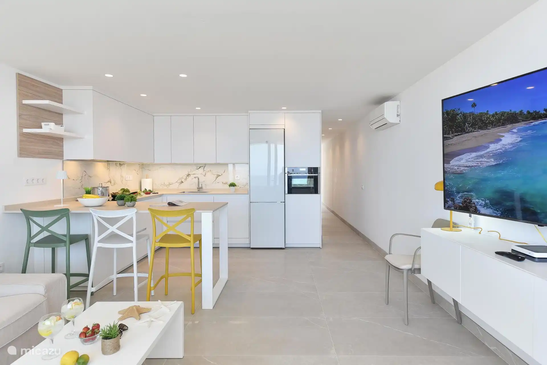 Et un accès direct à la cuisine ouverte avec tous les équipements dont vous avez besoin pendant vos vacances