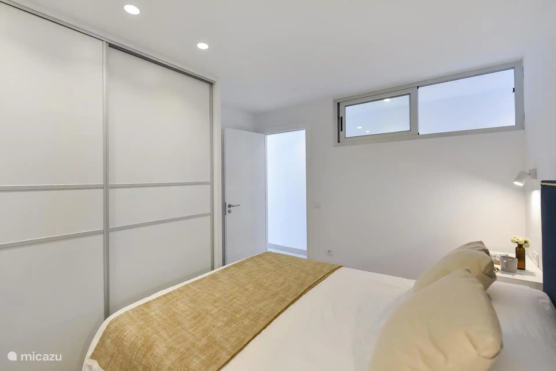 Chambre avec lit double