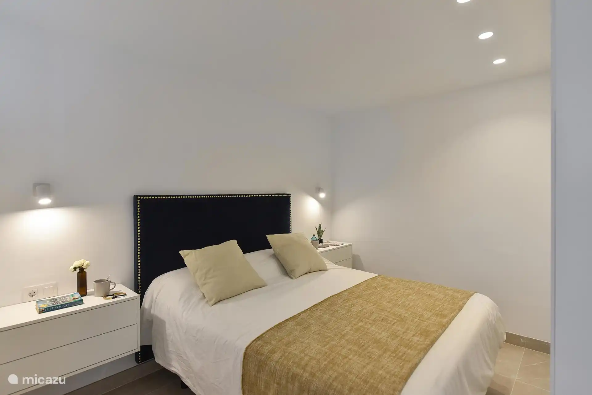 Chambre avec lit double