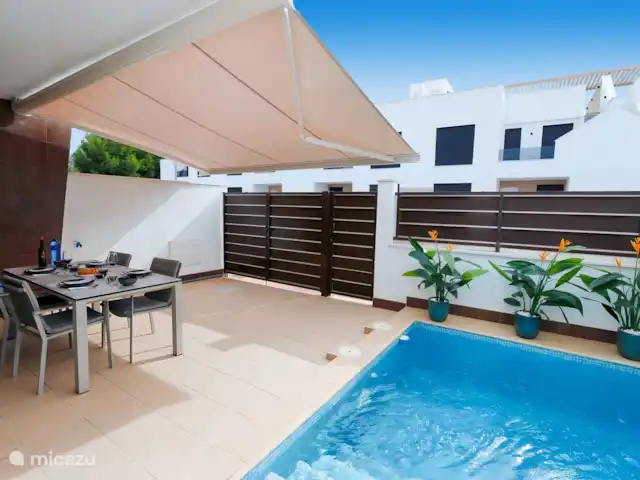 Bungalow luxueux et spacieux | Espagne, Murcia, San Pedro del Pinatar - bungalow Jardin avec piscine privée et table à manger