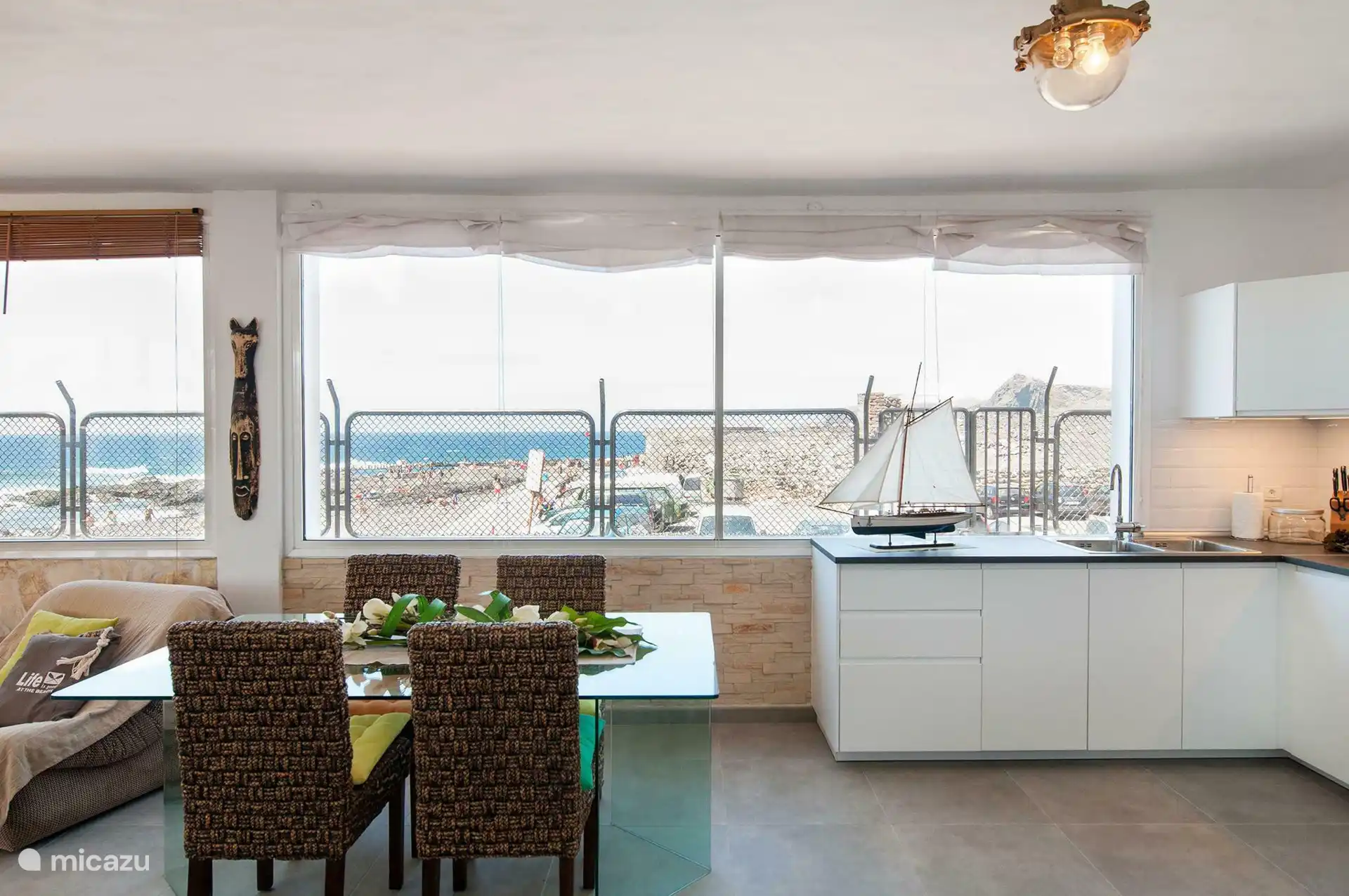 Die Küche hat eine schöne Aussicht