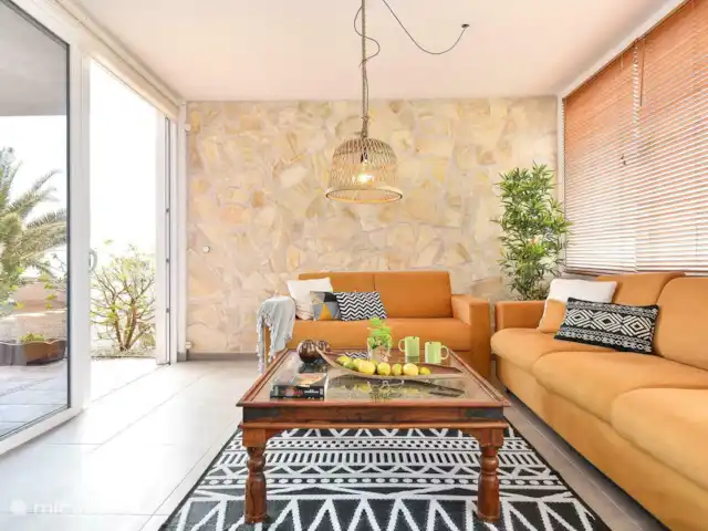 Maison de plage Marina Deluxe | Espagne, Grande Canarie, Agaete - maison de vacances Le salon cosy avec portes-fenêtres