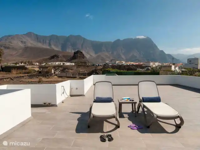 Maison de plage Marina Deluxe | Espagne, Grande Canarie, Agaete - maison de vacances Des transats avec une vue imprenable depuis votre terrasse