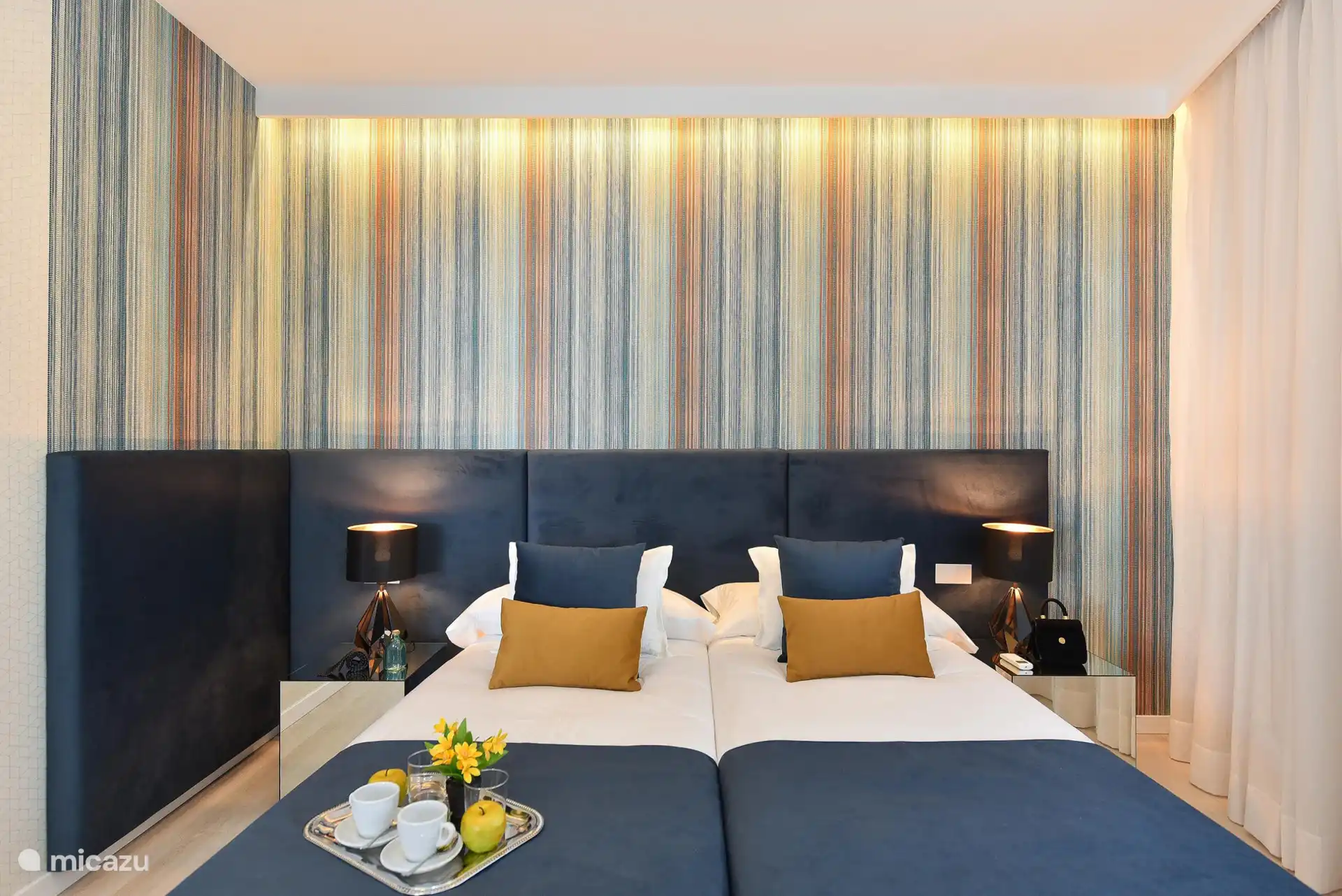 Chambre avec lit double