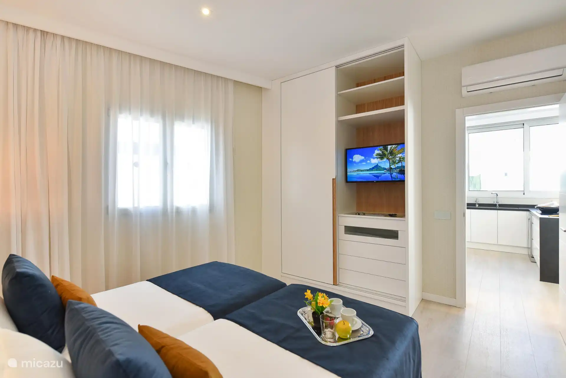 Chambre avec lit double