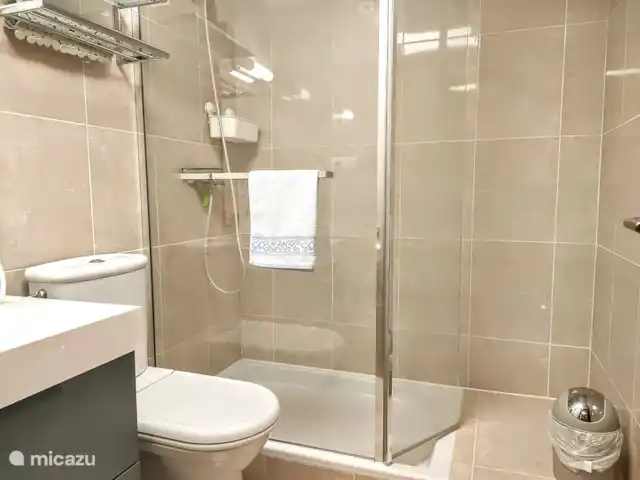 apartamento en España, Costa Blanca, Altea la Vieja – Apartamento de lujo Casa Niena - Altea Baño 2: con ducha a ras de suelo