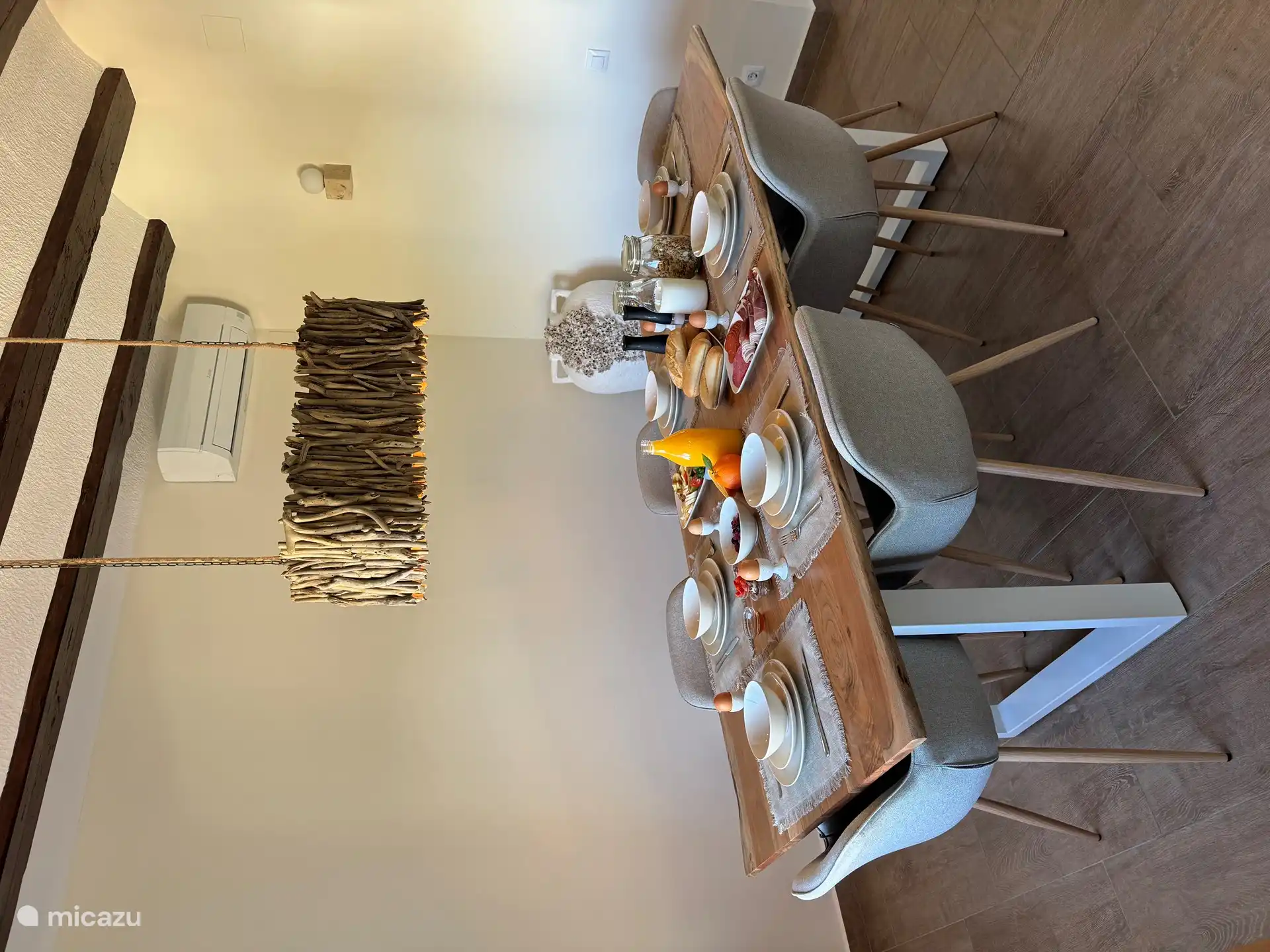 Esstisch im Obergeschoss