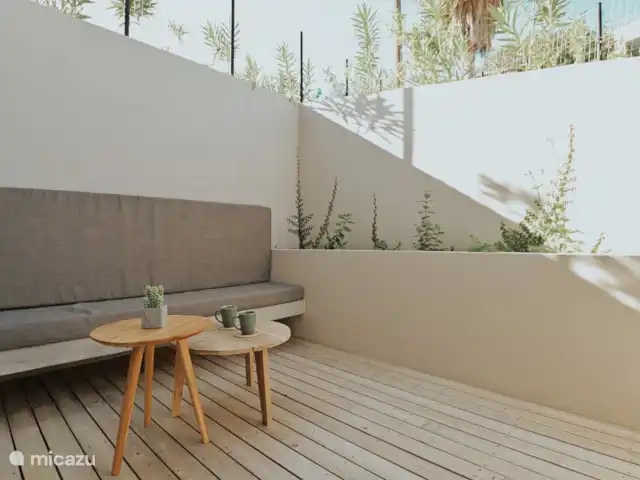 Location de Vacances Grèce, Grèce centrale, Pogonia, appartement - Elsa Appartement Moderne Rez-de-chaussée Coin salon en terrasse