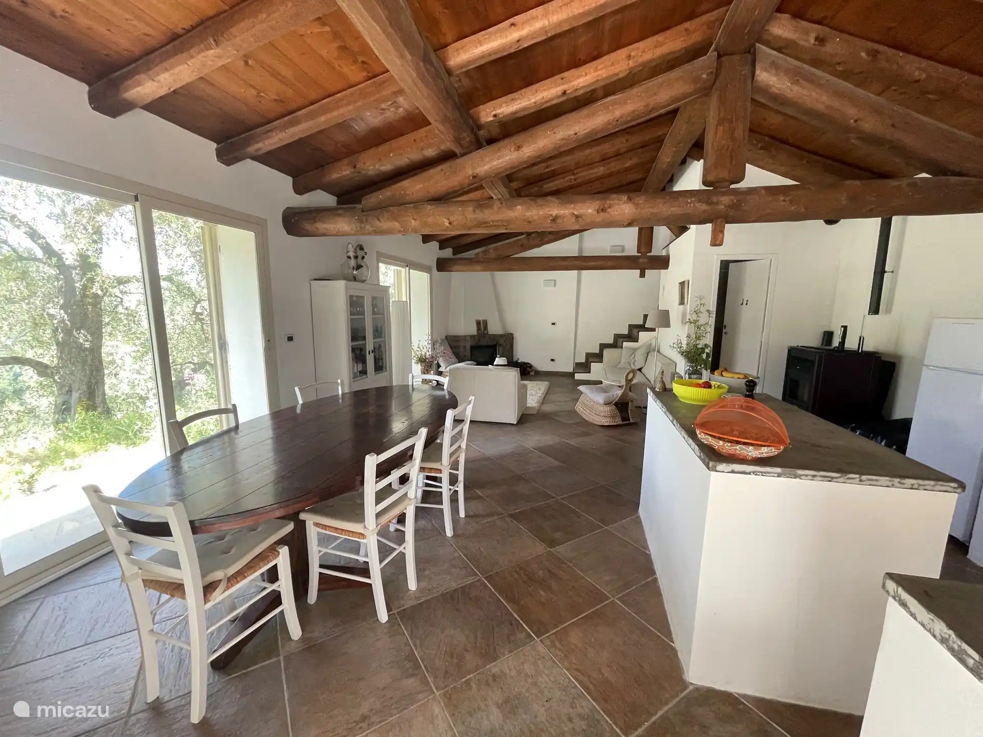 Wohnzimmer und Küche