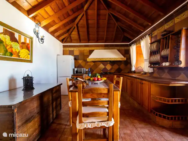 Casa La Capellana | Espagne, La Palma, Tijarafe - maison de vacances Cuisine complète avec table à manger
