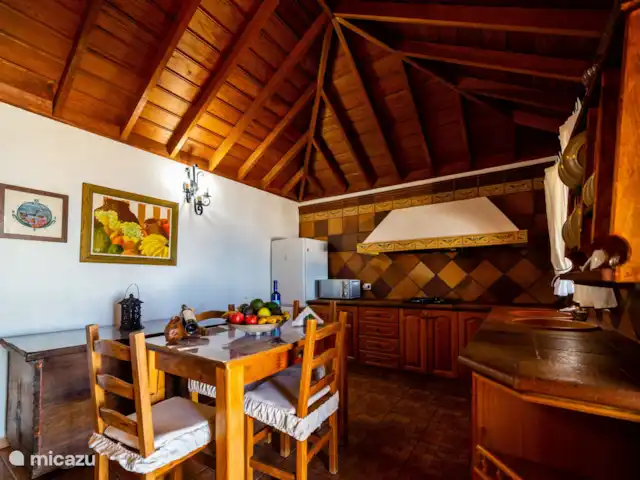 Casa La Capellana | Espagne, La Palma, Tijarafe - maison de vacances Cuisine complète avec table à manger