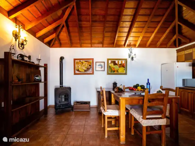 Casa La Capellana | Espagne, La Palma, Tijarafe - maison de vacances La table à manger dans la cuisine
