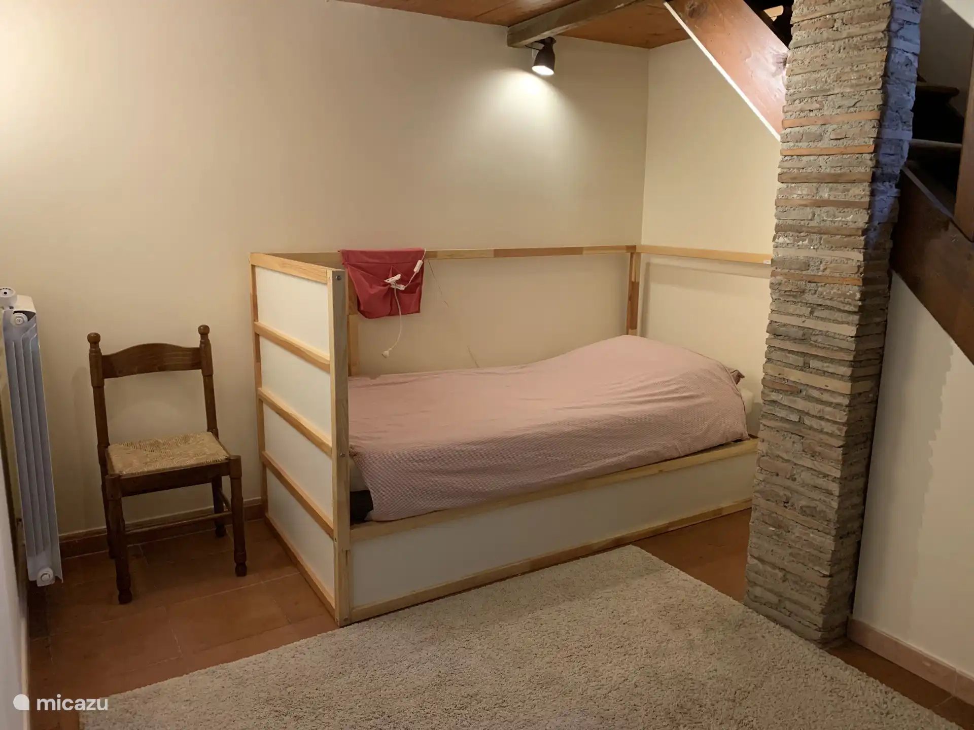 Habitación individual (3) con parque infantil en el altillo